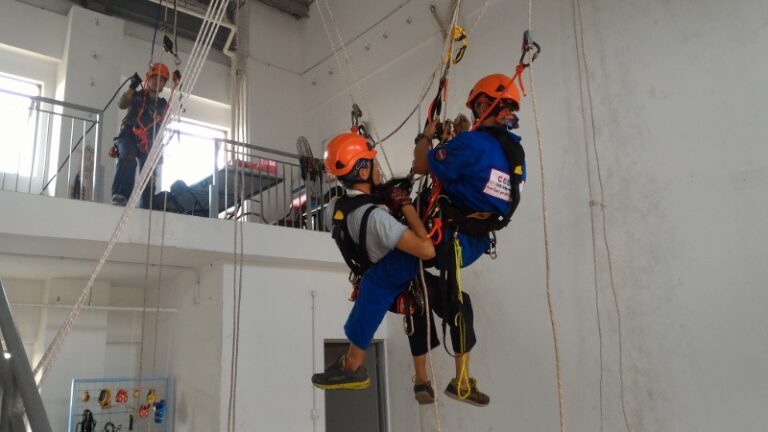 What is a Utilizing Rope Access in Singapore